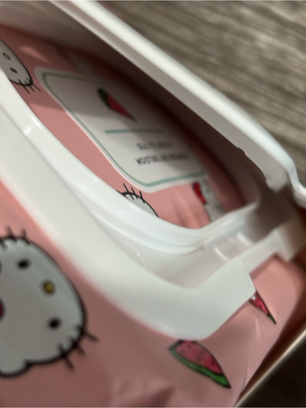 The Creme Shop x Hello Kitty Hydrating Watermelon Cleansing Wipes • 60 Count - Picture 5 of 5